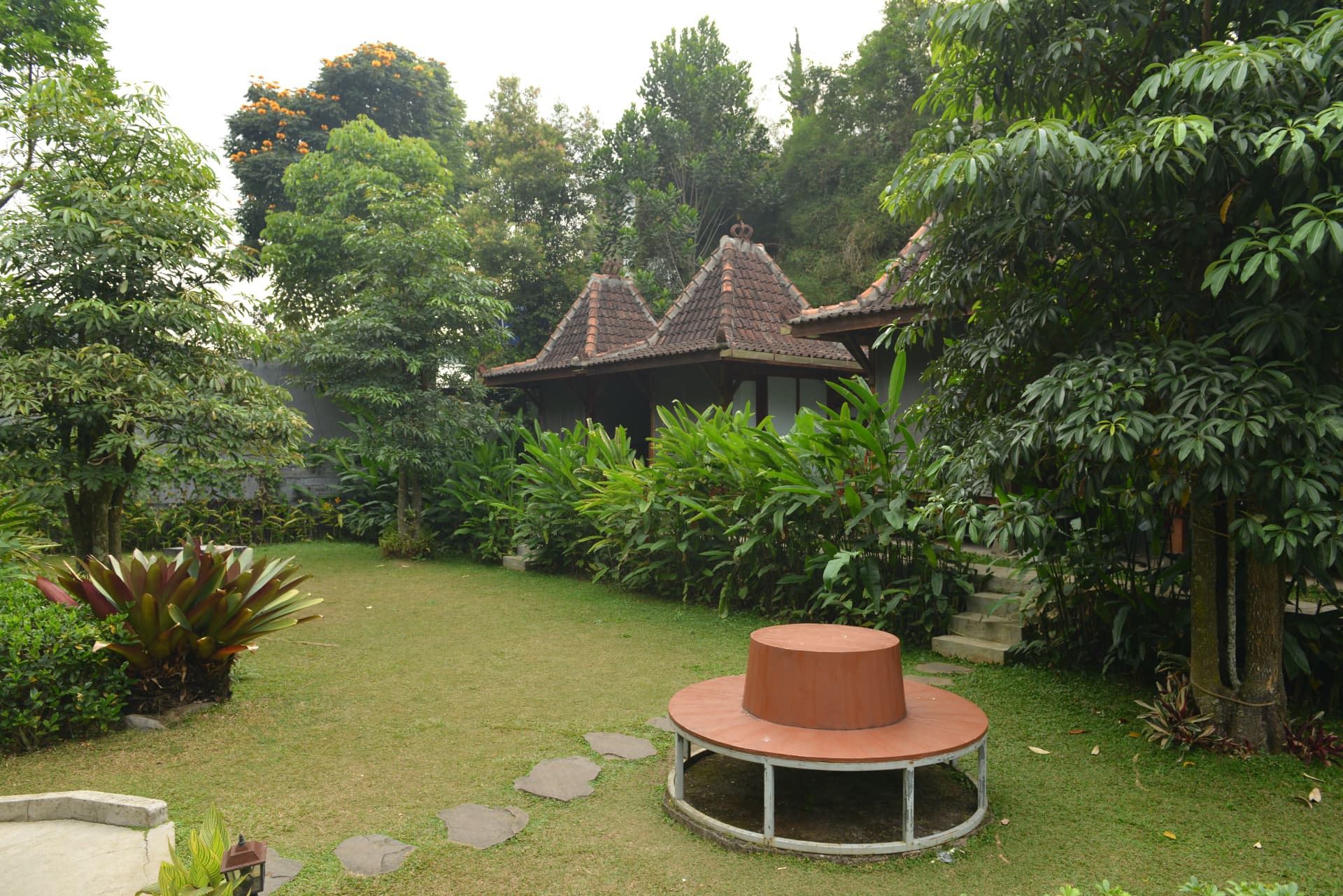 Lawangwangi gallery 7